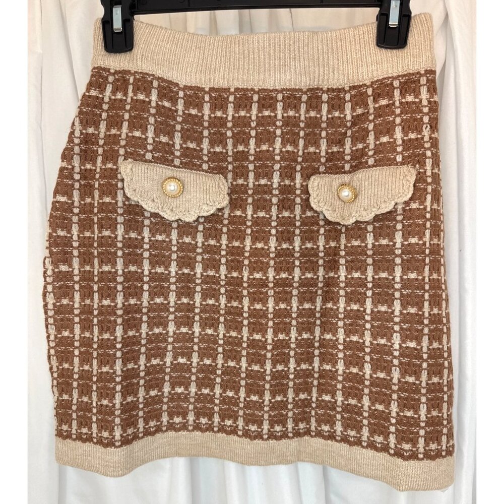 Entro Boutique Brown & Beige Textured Knit Skirt With Pearl Button Pockets